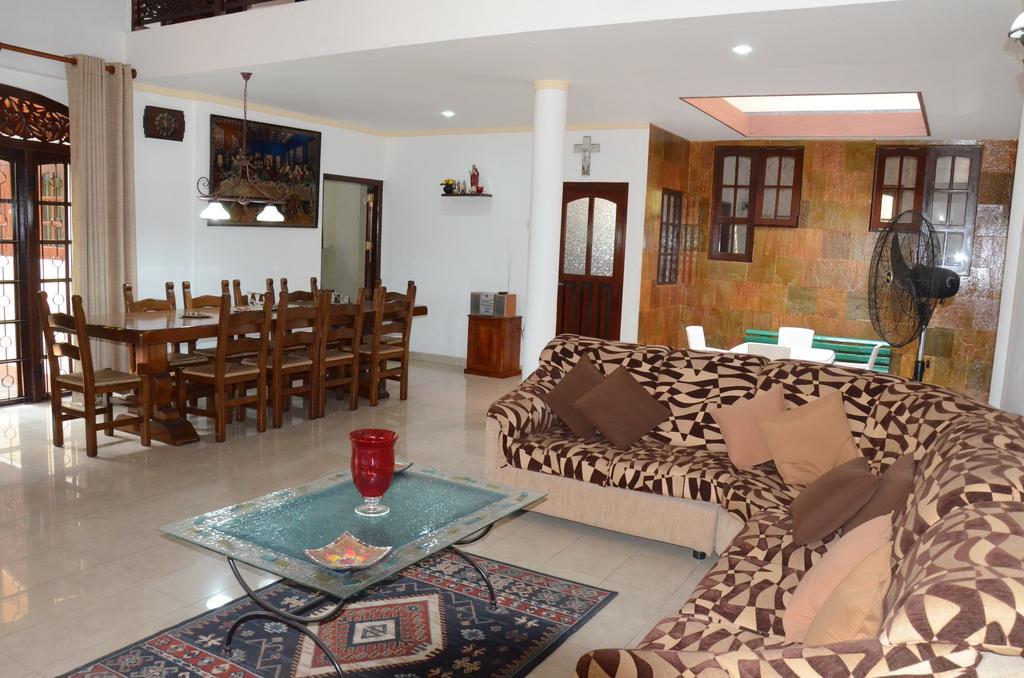 Gondolas Holiday Lanka Ragama Exterior foto